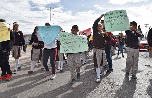  Exigen antorchistas alto a hostigamiento