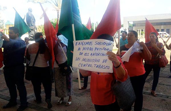 Estancadas, las demandas de antorchistas en Villahermosa 