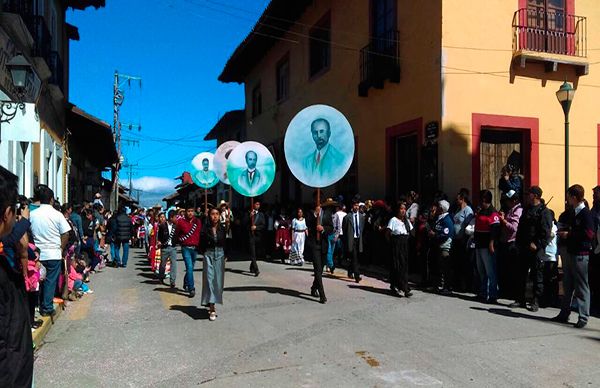 CBTa 168 celebra 25 años encabezando desfile de inicio de la Revolución Mexicana 