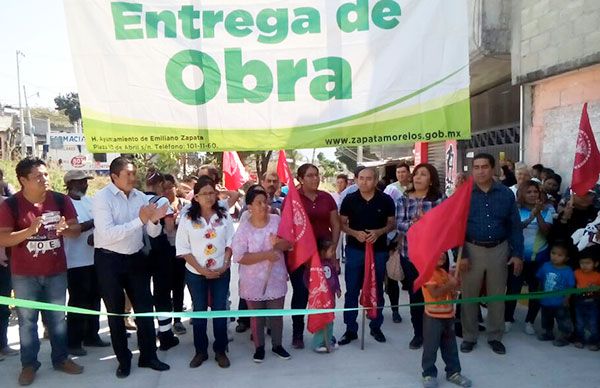  Inauguran obra de pavimentación en colonia popular 