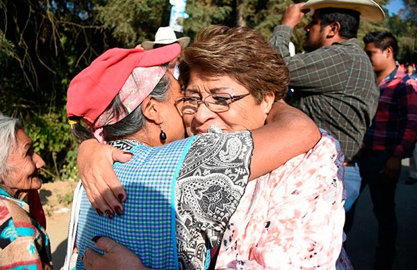 Entrega Hersilia Córdova 74 acciones de vivienda en Tochimilco