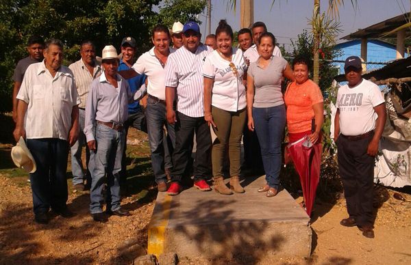 Inaugura Antorcha obras de beneficio social en José Azueta 