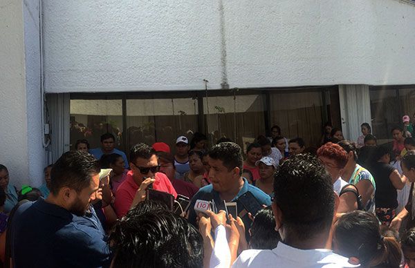 Secretaría de Educación estatal provoca plantón de maestros y alumnos en Chetumal 