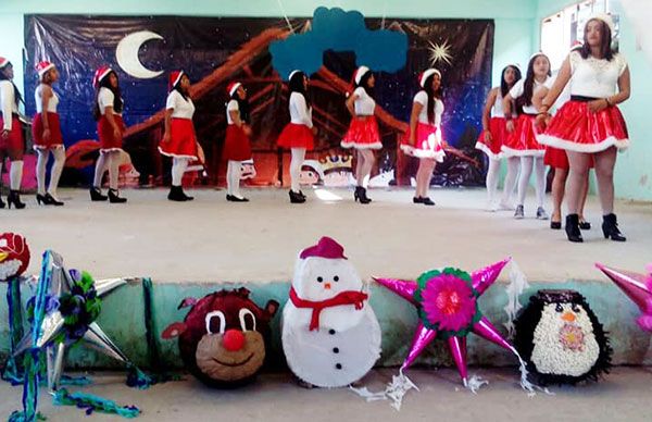 La secundaria Wenceslao Victoria realizó concurso de piñatas