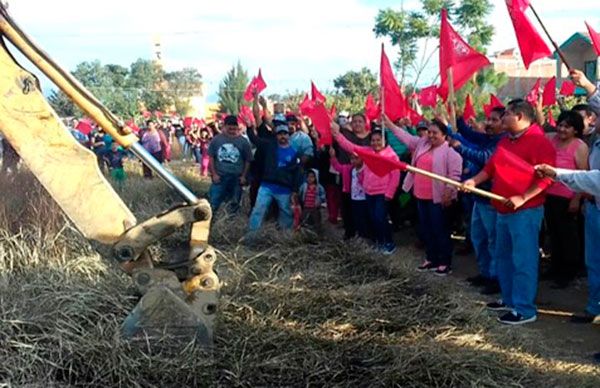 La lucha del pueblo logra construcción de techumbre para salón de usos múltiples en Tangancícuaro