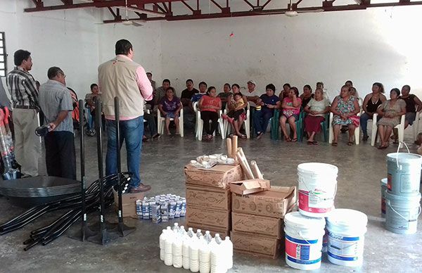 Familias de Oxolotlán y Ejido Rayo reciben apoyos de Empleo Temporal