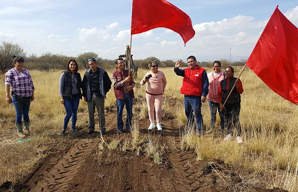  Banderazo a proyecto de crianza de borregos y marranos