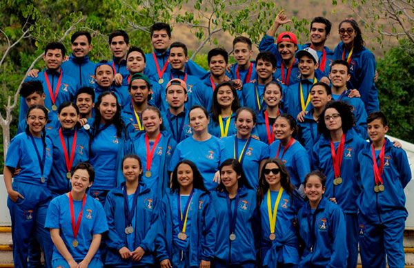 Michoacán conquista el primer lugar en natación en la XIX Espartaqueada Deportiva