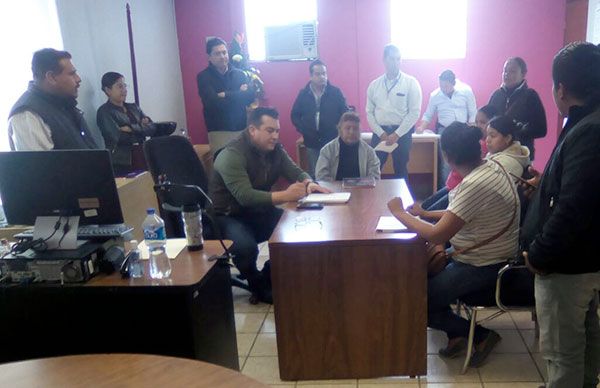  Antorcha Popular reunida con funcionarios de Desarrollo Social