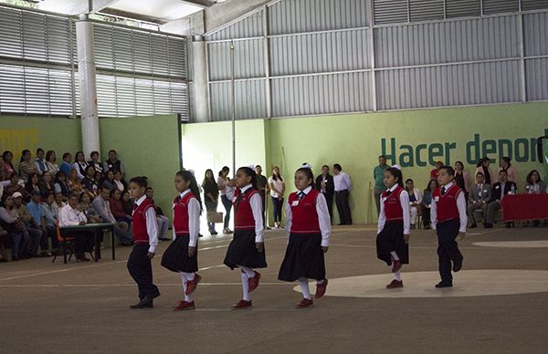 Escuela fundada por Antorcha en Córdoba, sede del concurso de escoltas Zona 20 