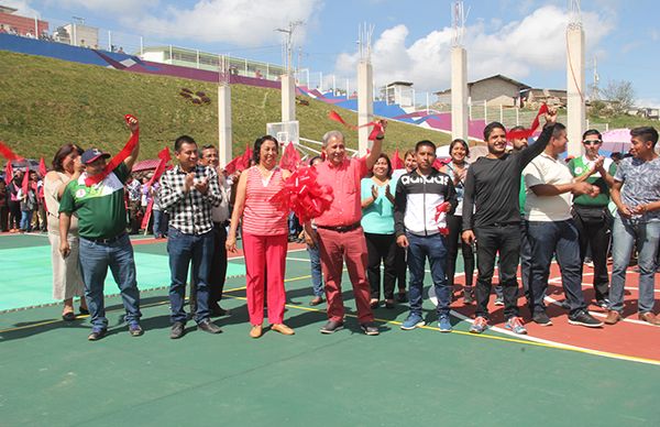 Antorcha inaugura la Unidad Deportiva FNERRR en Xalapa