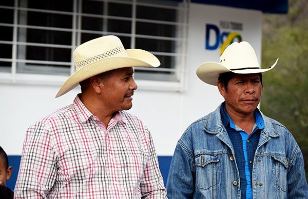 Entrega Antorcha aula en Mezquital