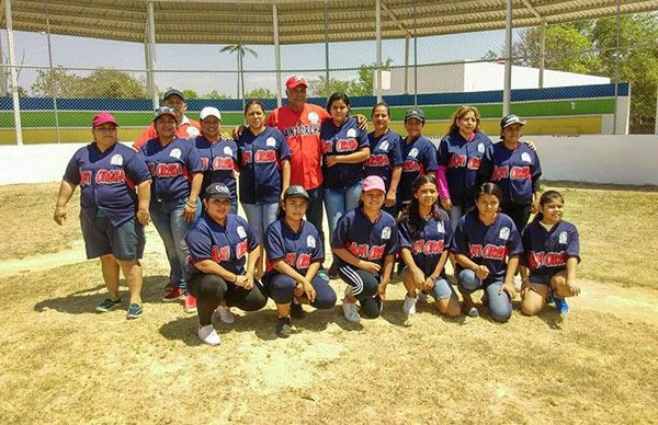 Comienza a brillar equipo de sóftbol femenil de Arriaga 