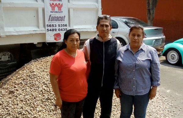 Antorcha entrega 50 paquetes de material para cuartos adicionales en Iztacalco