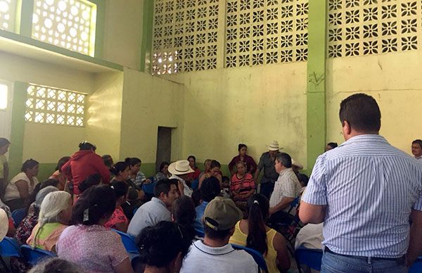 Alcalde compromete elaboración de proyectos de obra en Chapulhuacán