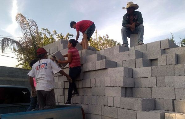 Entrega Antorcha apoyos a la vivienda  gestionados en el 2017