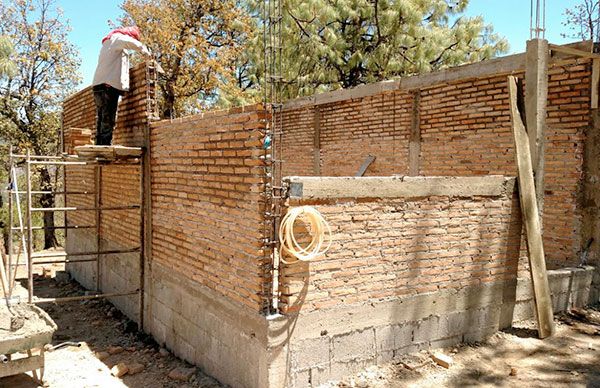 Construyen oficinas para autoridades cívicas en Mezquital