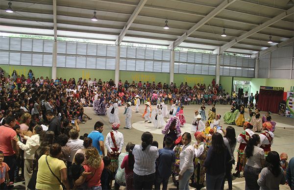 Antorcha realiza caravana del Día del Niño en Córdoba