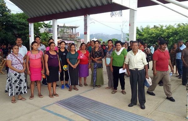  Antorcha lleva material para vivienda a la zona alta de Tapachula 