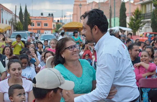 Pobladores de Tacoaleche respaldan a Osvaldo ávila 