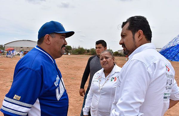 Con Lucía de Lira y Osvaldo ávila  más obras deportivas e infraestructura para Vetagrande