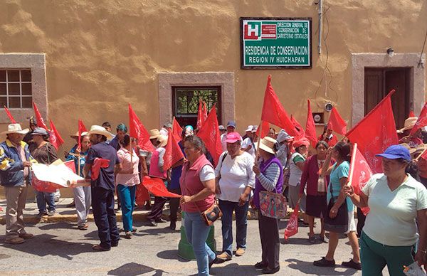  Por obra inconclusa en Nopala se manifiestan padres de familia y vecinos