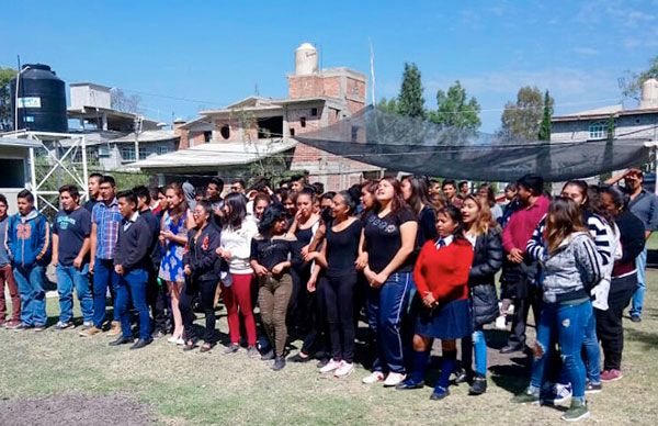 Continúan festejos por el Día de la Madre en la Preparatoria Lázaro Cárdenas, plantel Mixquic