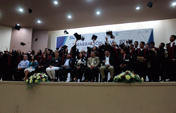 169 alumnos del COBAT El Bayito celebran su graduación