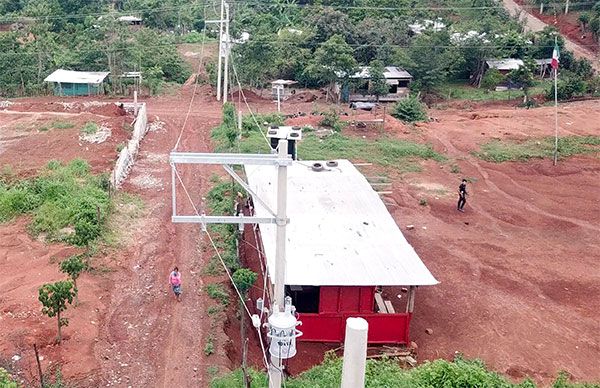 Con la electrificación de la Primavera III, Antorcha mejora la calidad de vida del pueblo pobre