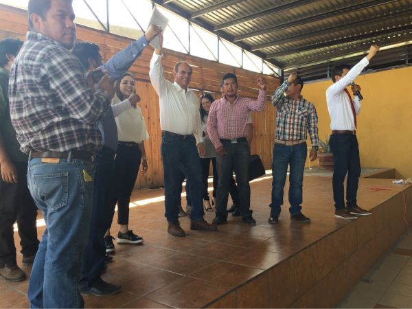 Candidatos a diputados por Hermosillo firman compromisos con Antorcha