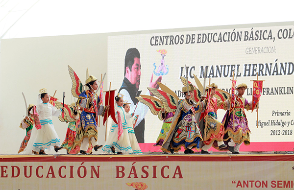 Con ceremonia de graduación honran a Manuel Hernández Pasión