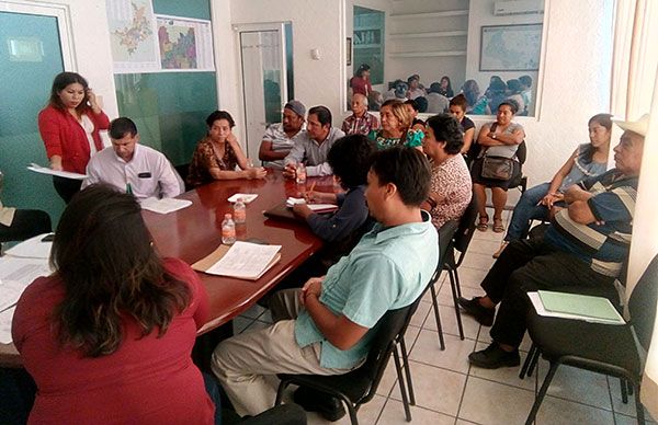 Gestionan regularización habitantes de colonia Constitución