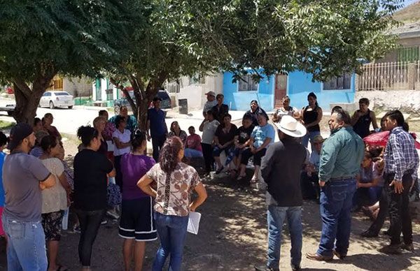 Luchan en Valle Escondido por regularización, pavimento y remodelar salón comunitario