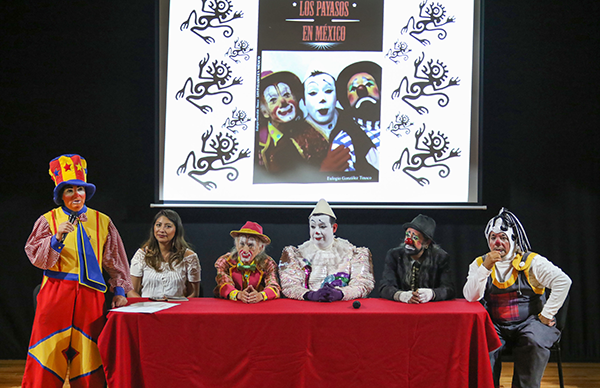 Presentan el libro 