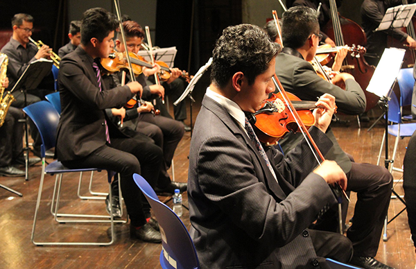 Orquesta infantil y juvenil antorchista se presenta en grandes escenarios