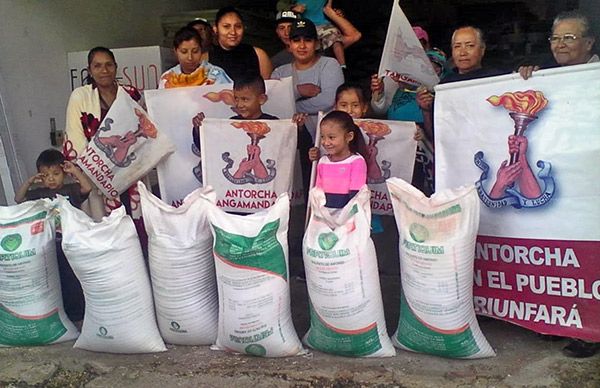 Fertilizante para el campo de Tangamandapio dará a campesinos mejor producción