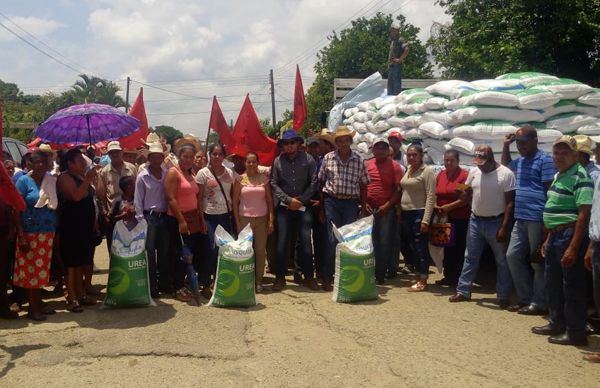 Antorcha lleva a José Azueta apoyos para el campo