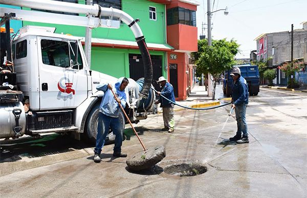 Chimalhuacán continúa con entrega de apoyos a familias damnificadas por inundaciones