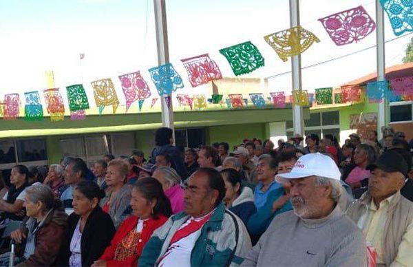 Festejan el Día del Abuelo con más de 250 asistentes en la 6 de Junio