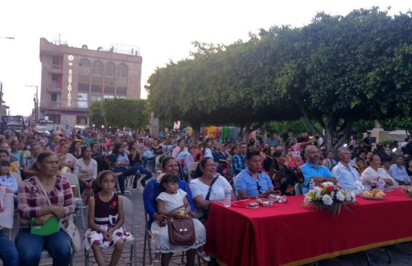 Celebran en Yurécuaro los logros del pueblo pobre organizado