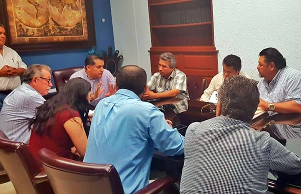 Antorchistas son atendidos por funcionarios municipales en Los Cabos 