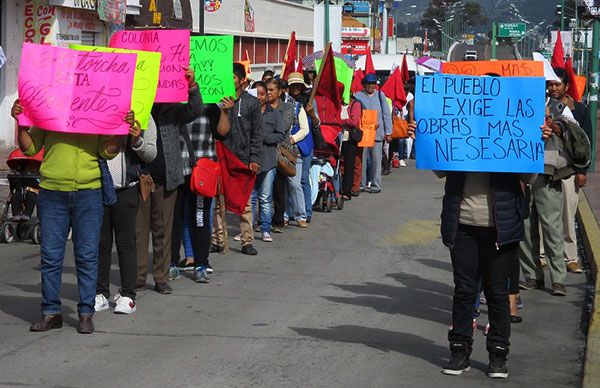 Marchan antorchistas en Chiautempan; exigen solución