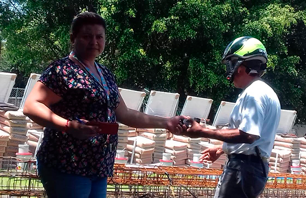  Antorcha Minatitlan entrega material para vivienda a 40 familias 