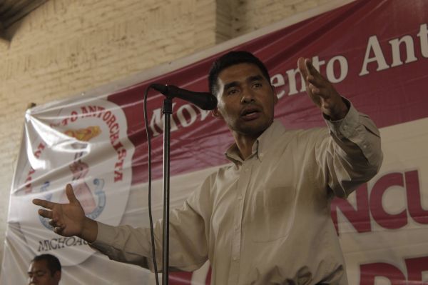 La poesía es la clave para la educación del pueblo: Omar Carreón