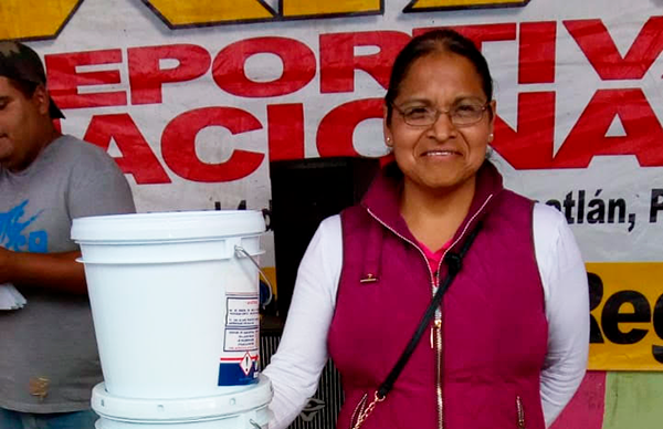 Antorcha entrega material para mejoramiento de vivienda y calentadores solares a familias de Iztapalapa
