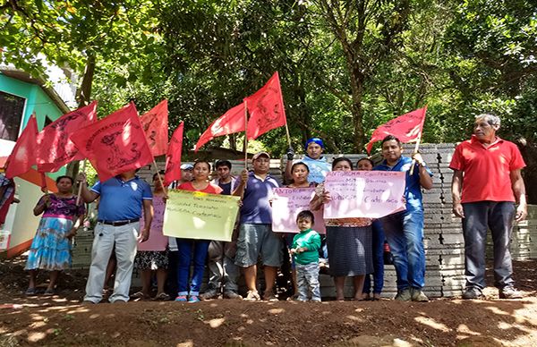 Obtienen siete comunidades de Catemaco acciones para la vivienda