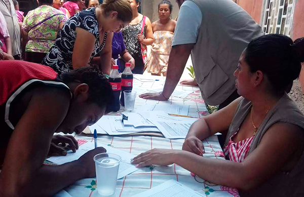 Familias humildes de subregión La Chontalpa reciben apoyos de programa de vivienda