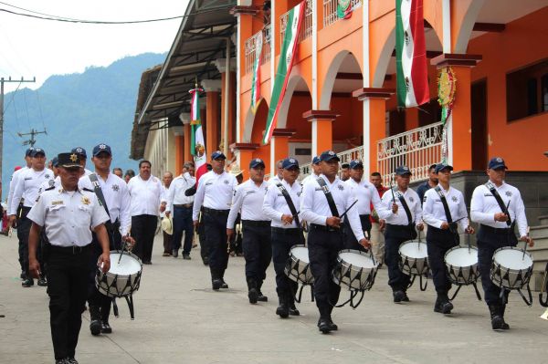 Huitzilan honra a los héroes de la Independencia