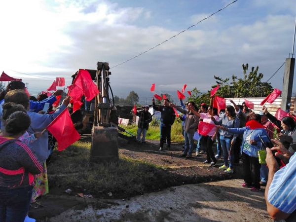 Logran colonos morelianos pavimentación para la colonia San Isidro