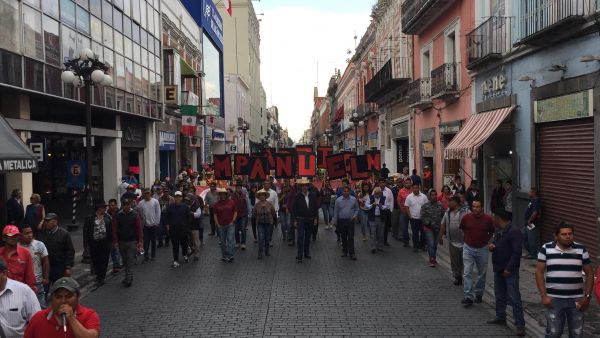 Antorcha en Puebla marcha exigiendo justicia plena